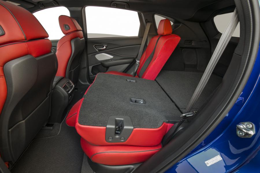 Интерьер Acura RDX A-Spec 2018 года  (фото 32 из 54)